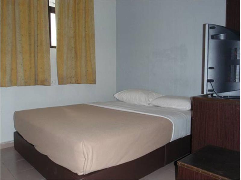 Tiong Nam Hotel Pasir Gudang Exterior photo